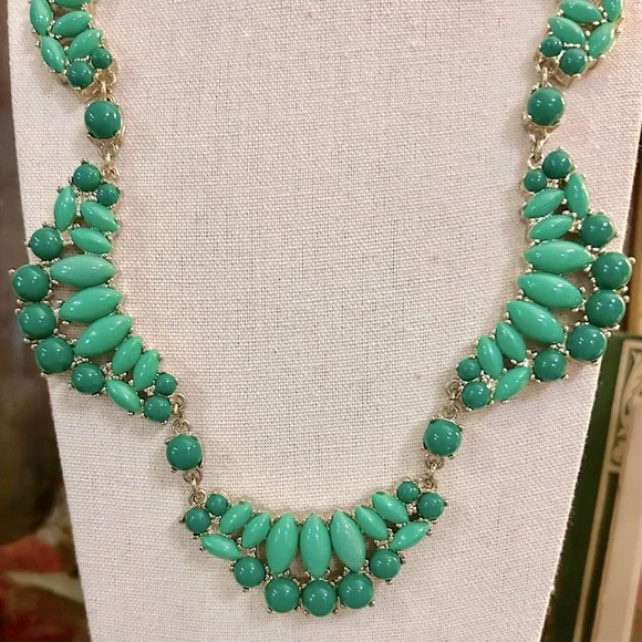 J. Crew Green Statement Collar Necklace EUC - Picture 5 of 8